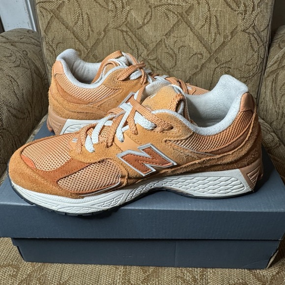 Size 10.5 - New Balance 2002R Copper Infield Clay W/Box *Smoke Odor - Picture 3 of 9